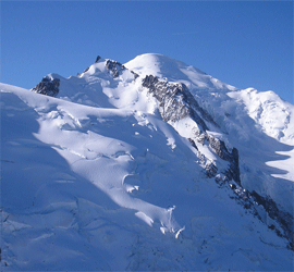 Photo du Mont Blanc en hiver - La montée au sommet est une sortie alpiniste qui demande une bonne préparation